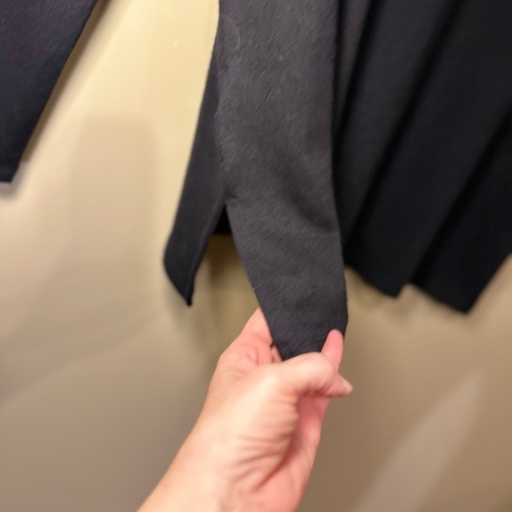Banana Republic Womens Top Black Medium Long Sleeve Scoop Neck Side Slit Relaxed - Picture 4 of 7